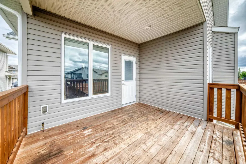 110 Cedar Square Blackfalds AB T4M0B4