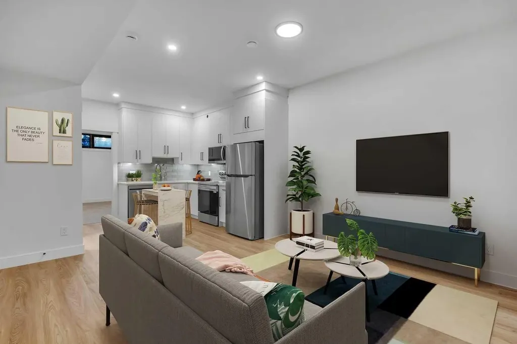 4606 82 Street NW Calgary AB T3B 2P7