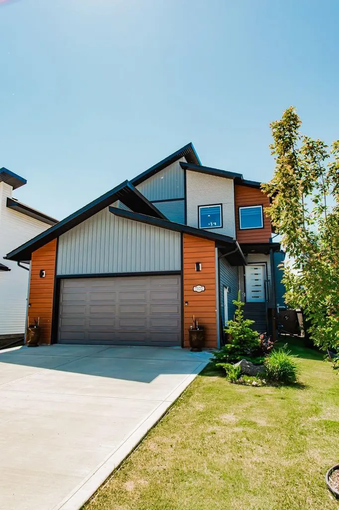 7122 86 Street Grande Prairie AB T8X 0N9