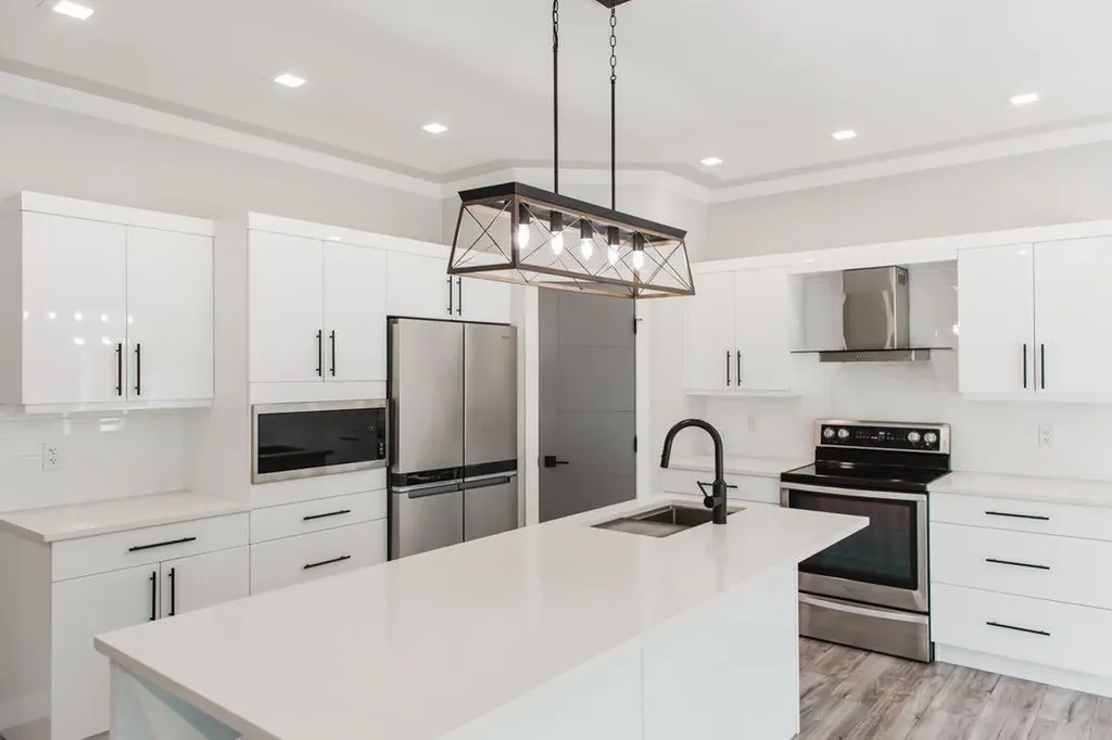 7122 86 Street Grande Prairie AB T8X 0N9