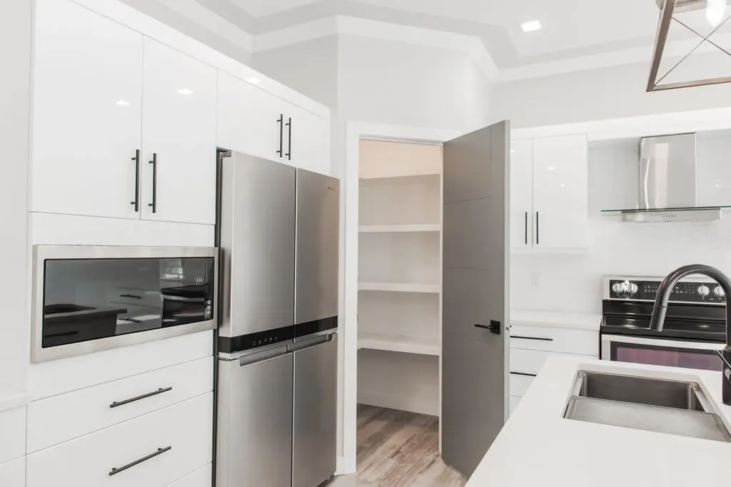 7122 86 Street Grande Prairie AB T8X 0N9