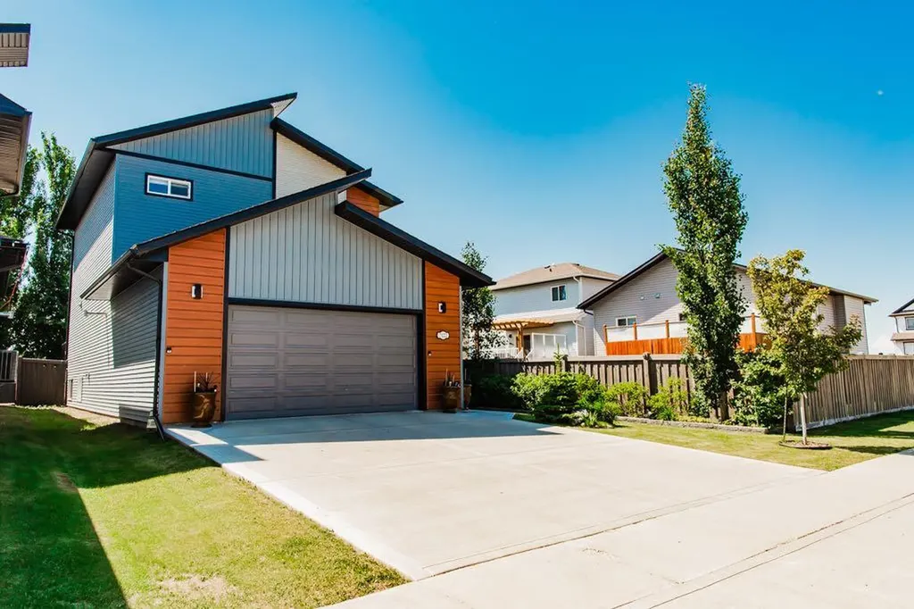 7122 86 Street Grande Prairie AB T8X 0N9