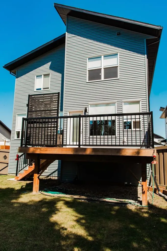 7122 86 Street Grande Prairie AB T8X 0N9