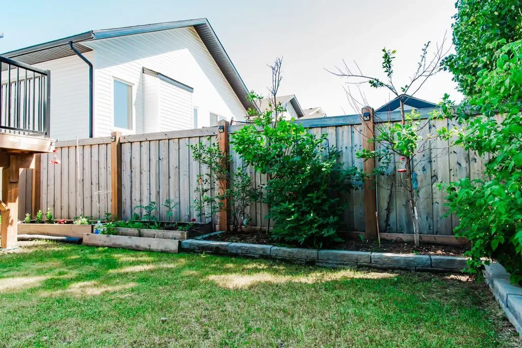 7122 86 Street Grande Prairie AB T8X 0N9
