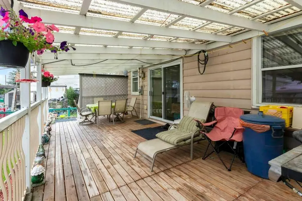 309 4 Avenue Strathmore AB T1P1B4