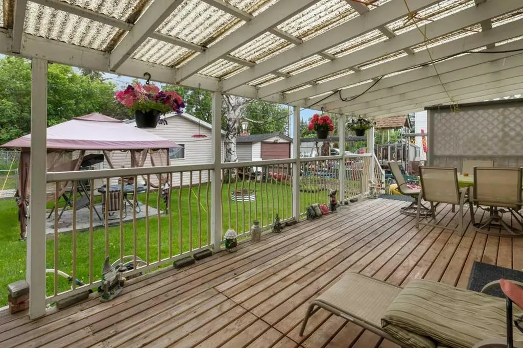 309 4 Avenue Strathmore AB T1P1B4