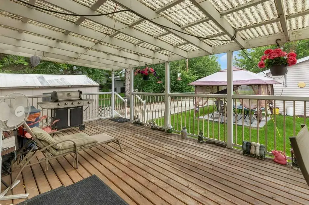 309 4 Avenue Strathmore AB T1P1B4