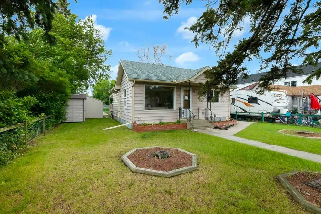 309 4 Avenue Strathmore AB T1P1B4
