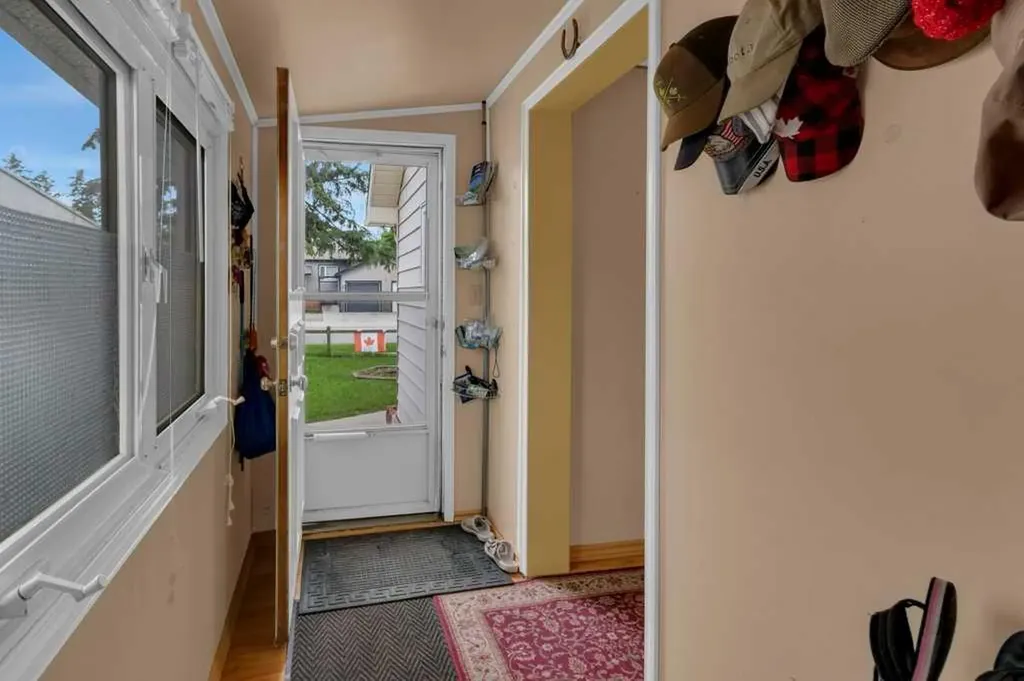 309 4 Avenue Strathmore AB T1P1B4