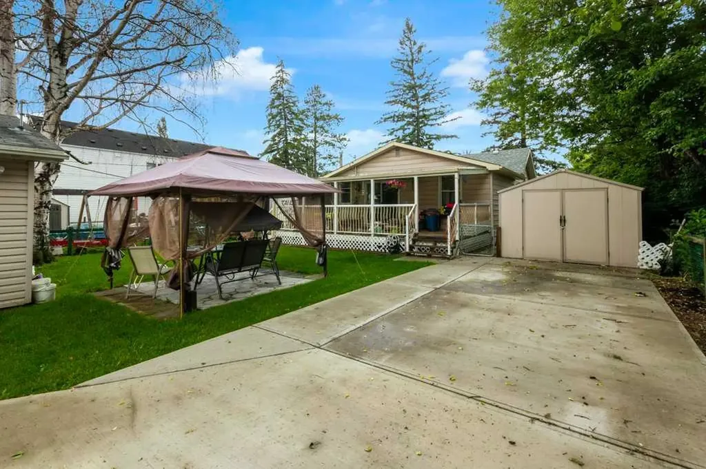 309 4 Avenue Strathmore AB T1P1B4