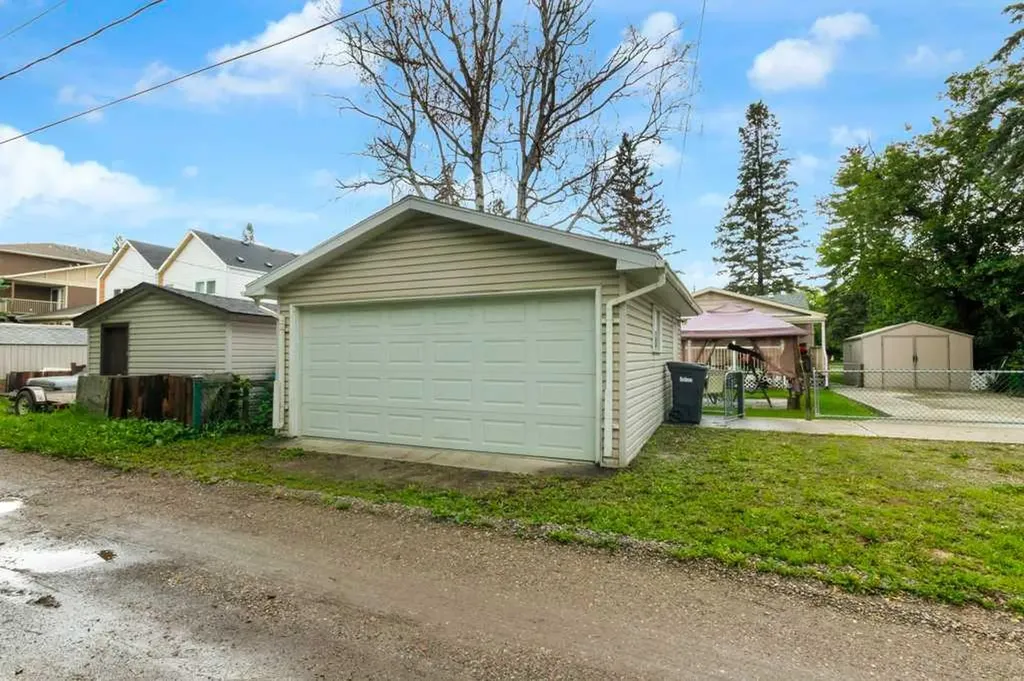 309 4 Avenue Strathmore AB T1P1B4