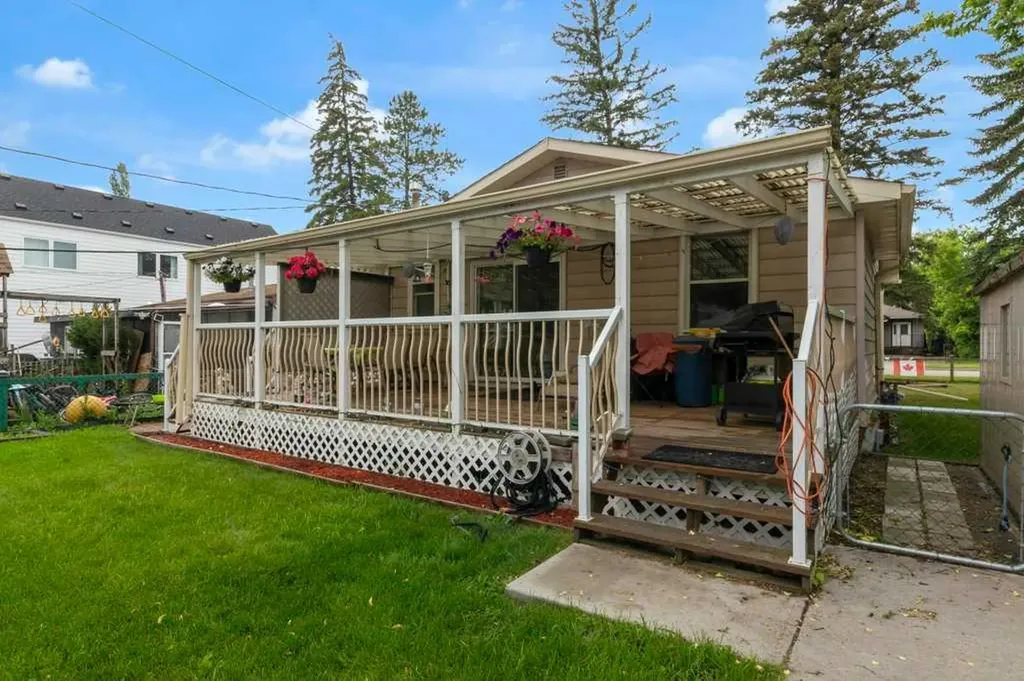 309 4 Avenue Strathmore AB T1P1B4