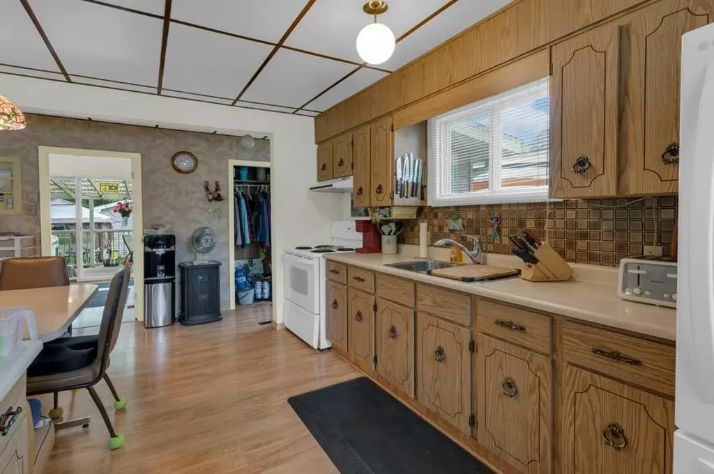 309 4 Avenue Strathmore AB T1P1B4