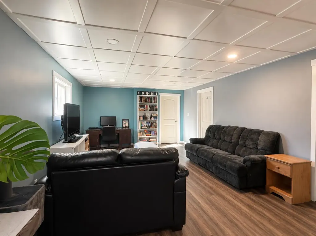 4214 55 Avenue High Prairie AB T0G 1E0