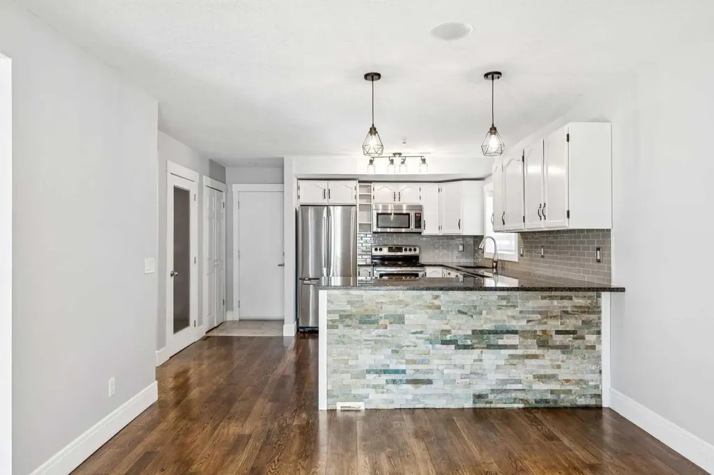 79 Millside Crescent SW Calgary AB T2Y2P1