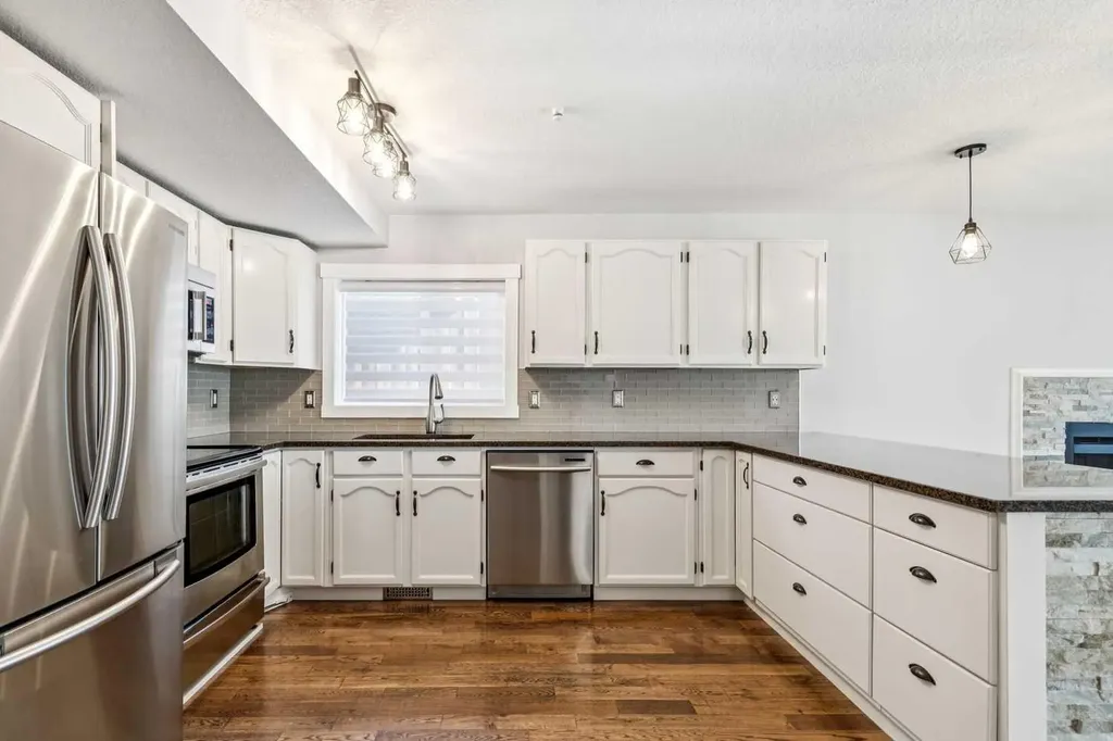 79 Millside Crescent SW Calgary AB T2Y2P1