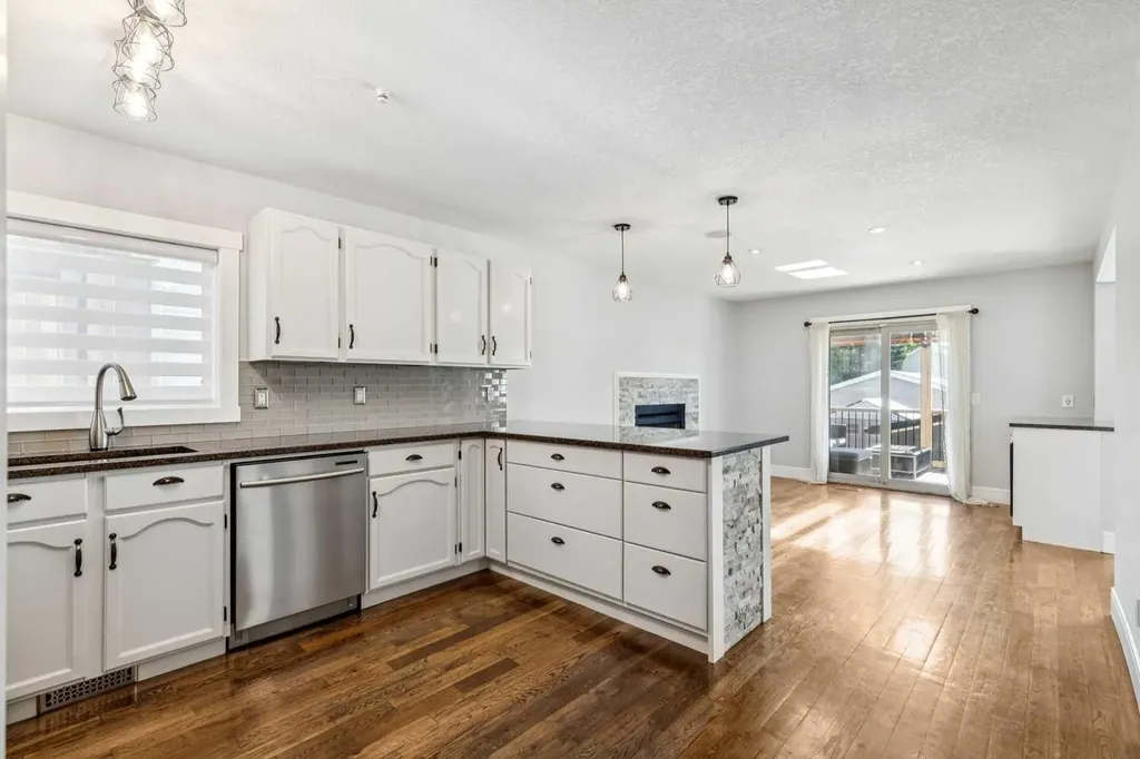79 Millside Crescent SW Calgary AB T2Y2P1