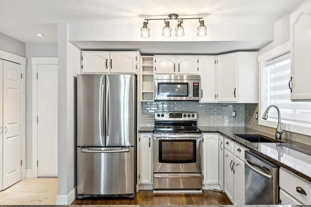79 Millside Crescent SW Calgary AB T2Y2P1