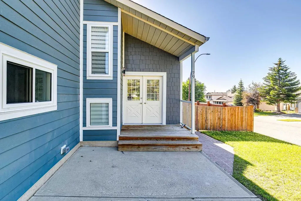 79 Millside Crescent SW Calgary AB T2Y2P1