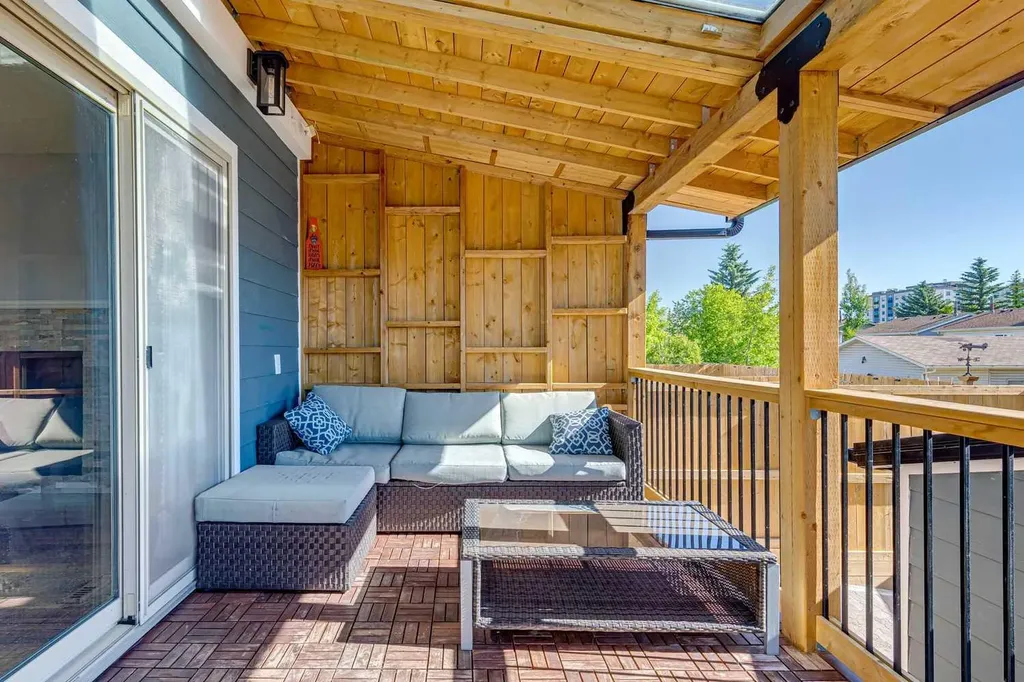 79 Millside Crescent SW Calgary AB T2Y2P1