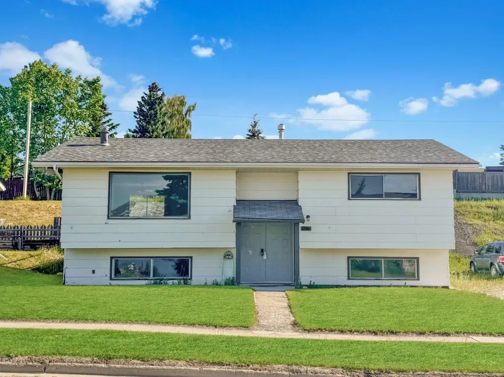 10987 97 Avenue Grande Cache AB t0e0y0
