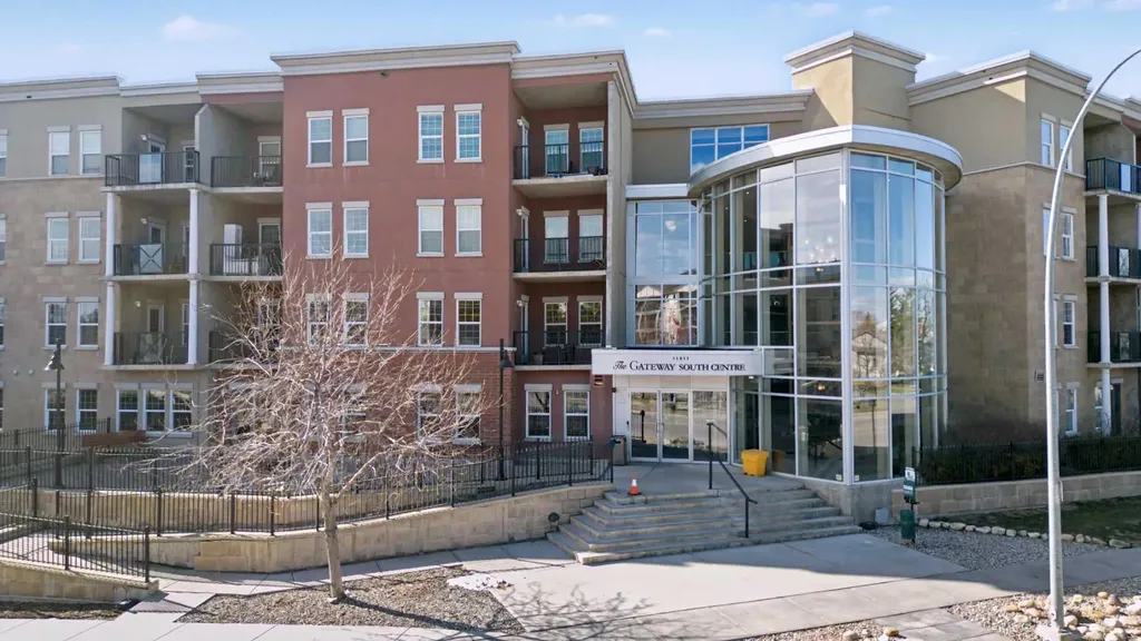 11811 Lake Fraser Drive SE Calgary AB T2J 7J4
