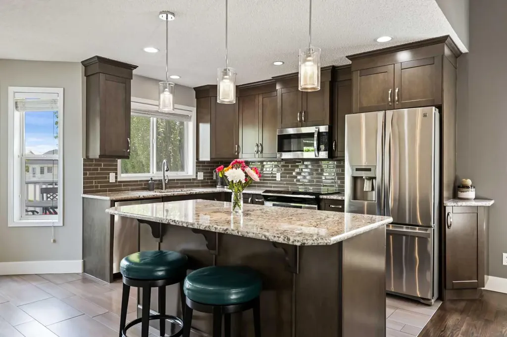 11 Strathmore Lakes Crescent Strathmore AB T1P 1L7