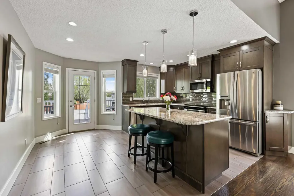 11 Strathmore Lakes Crescent Strathmore AB T1P 1L7