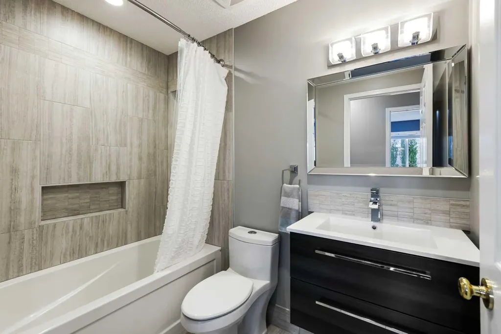 11 Strathmore Lakes Crescent Strathmore AB T1P 1L7