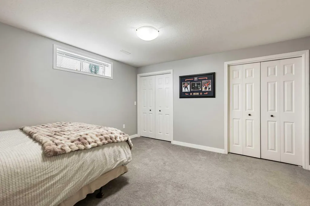 11 Strathmore Lakes Crescent Strathmore AB T1P 1L7