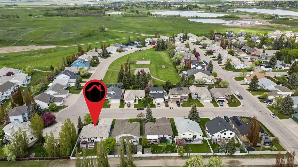 11 Strathmore Lakes Crescent Strathmore AB T1P 1L7
