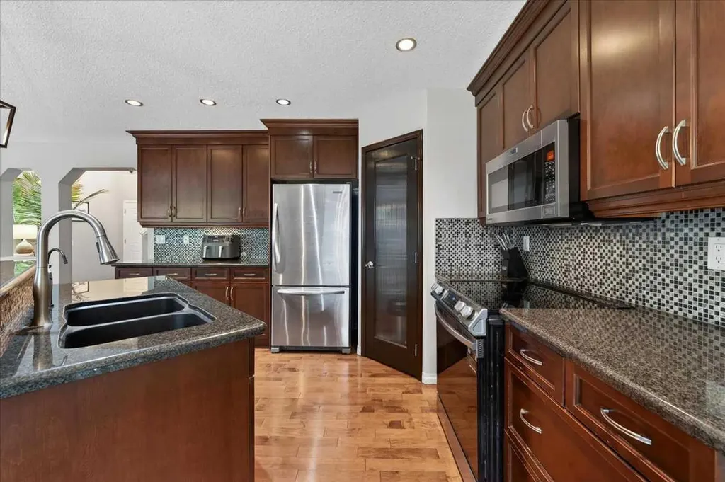 132 Tuscany Meadows Common NW Calgary AB T3L 2N8