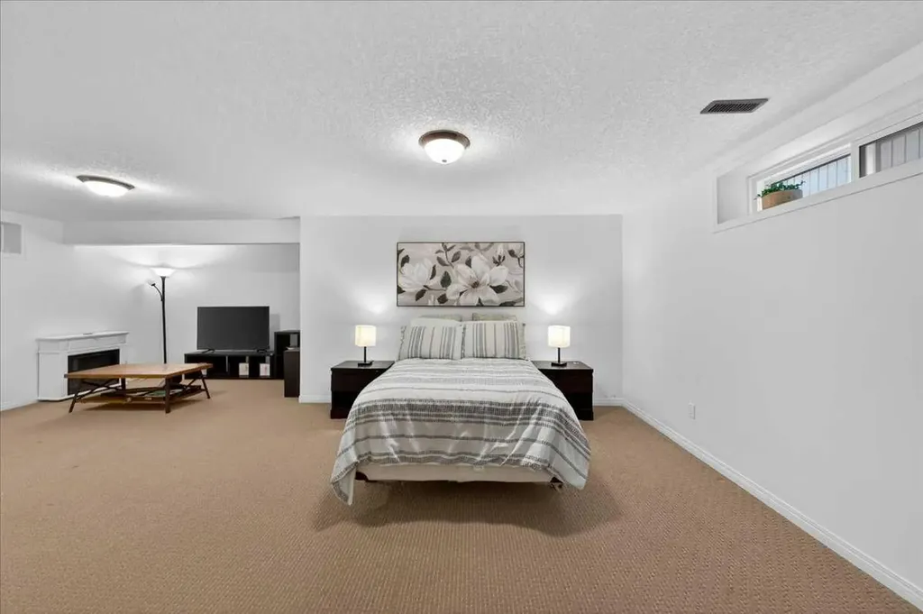 132 Tuscany Meadows Common NW Calgary AB T3L 2N8