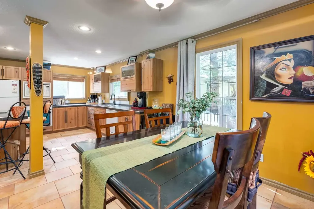 235 5 Street Drumheller AB T0J 0Y4