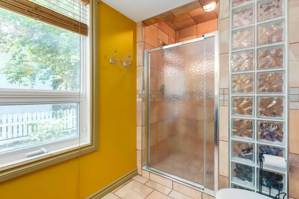 235 5 Street Drumheller AB T0J 0Y4