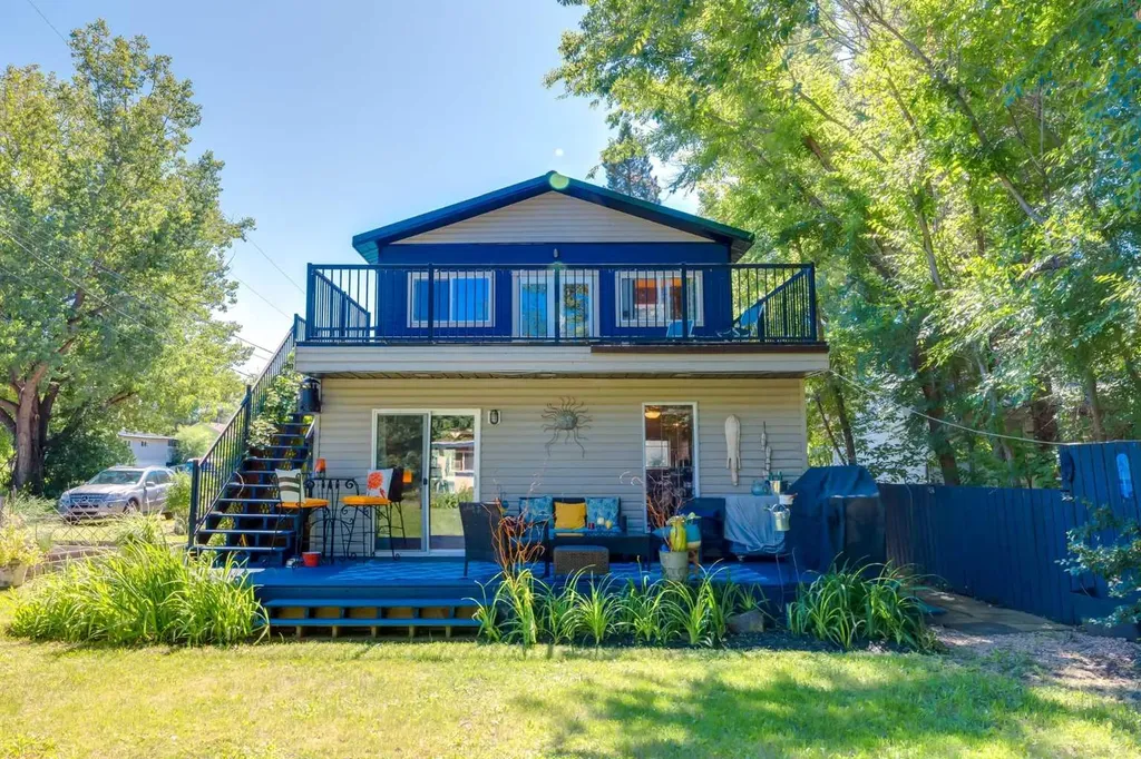 235 5 Street Drumheller AB T0J 0Y4