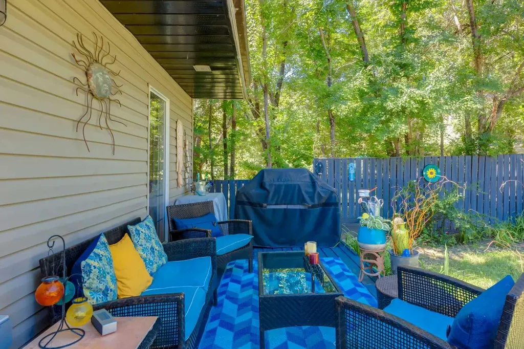 235 5 Street Drumheller AB T0J 0Y4