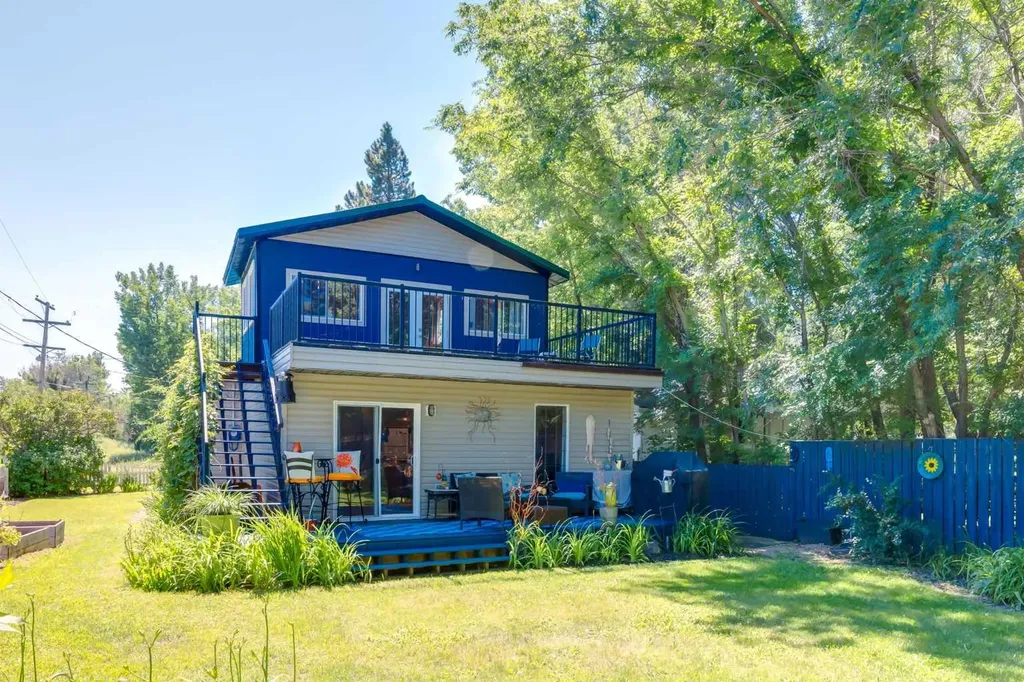 235 5 Street Drumheller AB T0J 0Y4