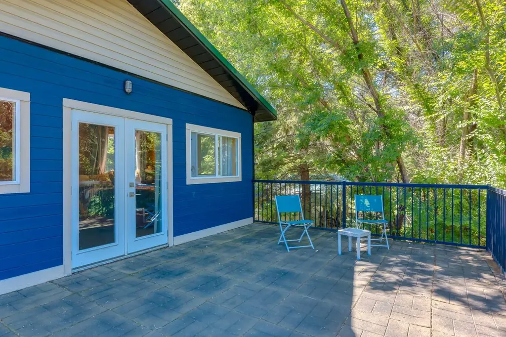 235 5 Street Drumheller AB T0J 0Y4