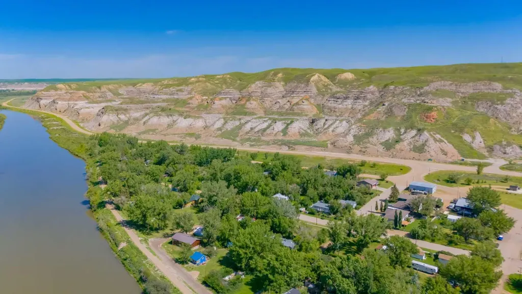 235 5 Street Drumheller AB T0J 0Y4