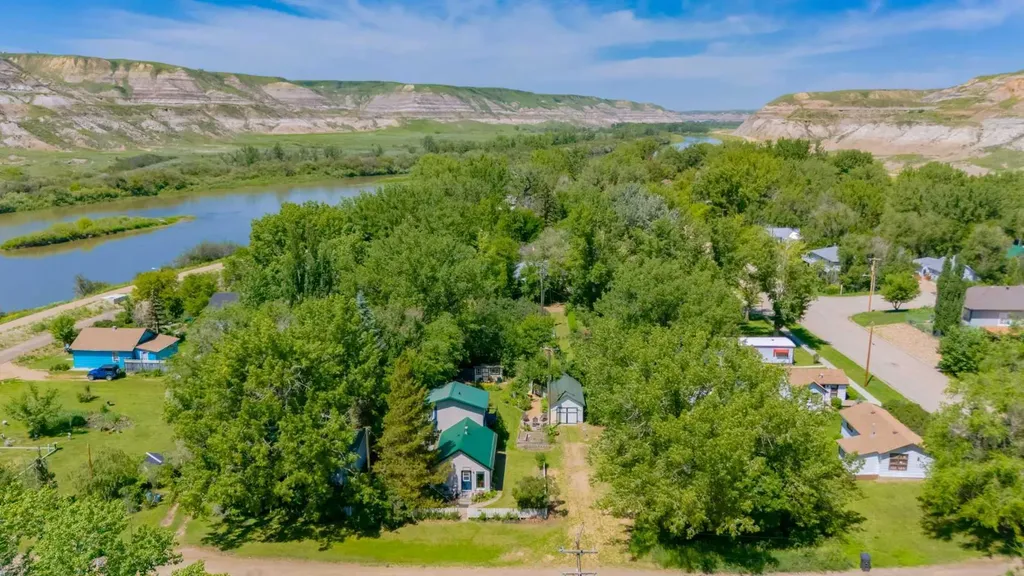 235 5 Street Drumheller AB T0J 0Y4
