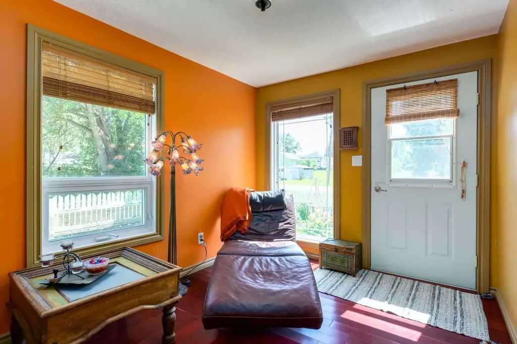 235 5 Street Drumheller AB T0J 0Y4