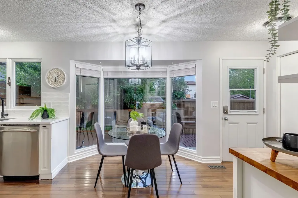 384 Midvalley Drive SE Calgary AB T2X1M7