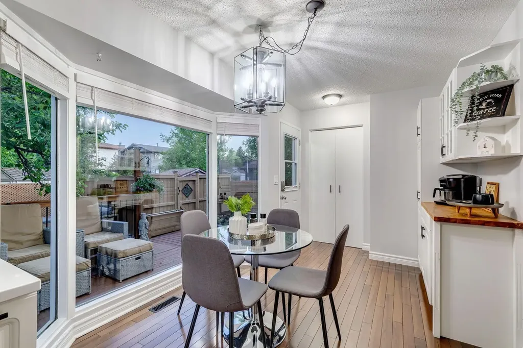 384 Midvalley Drive SE Calgary AB T2X1M7