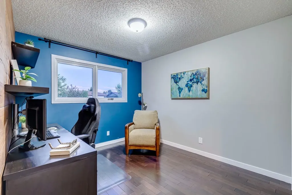 384 Midvalley Drive SE Calgary AB T2X1M7