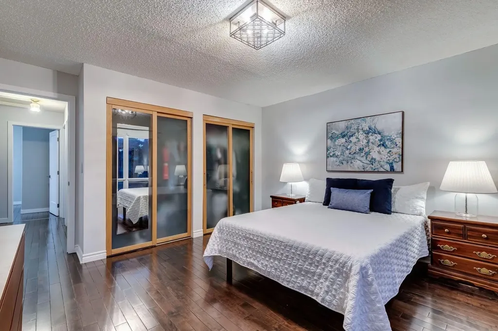 384 Midvalley Drive SE Calgary AB T2X1M7