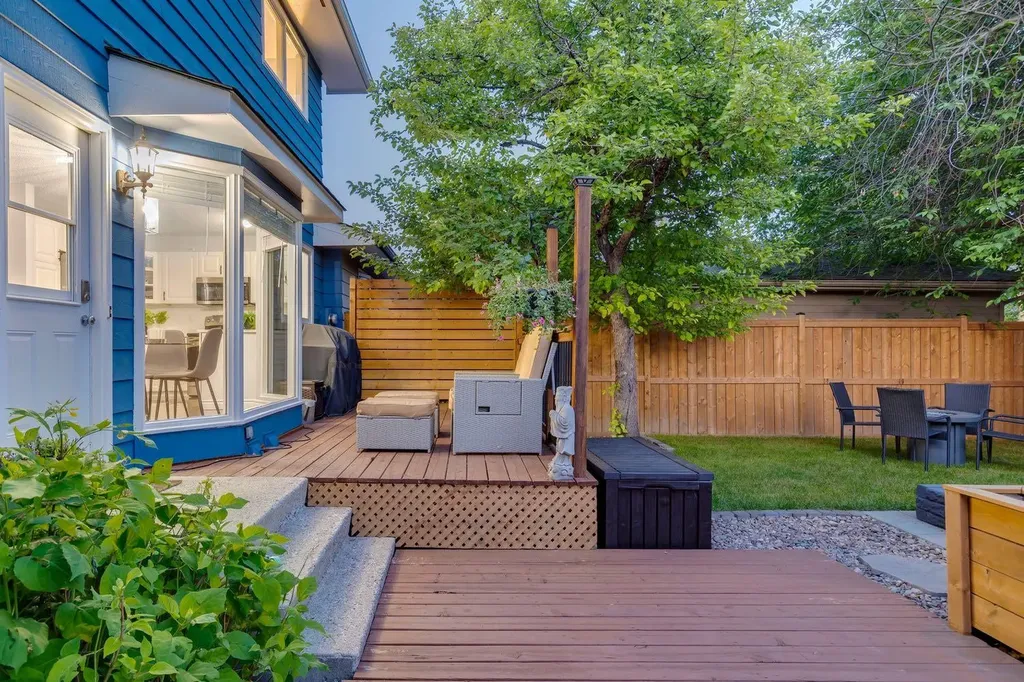 384 Midvalley Drive SE Calgary AB T2X1M7