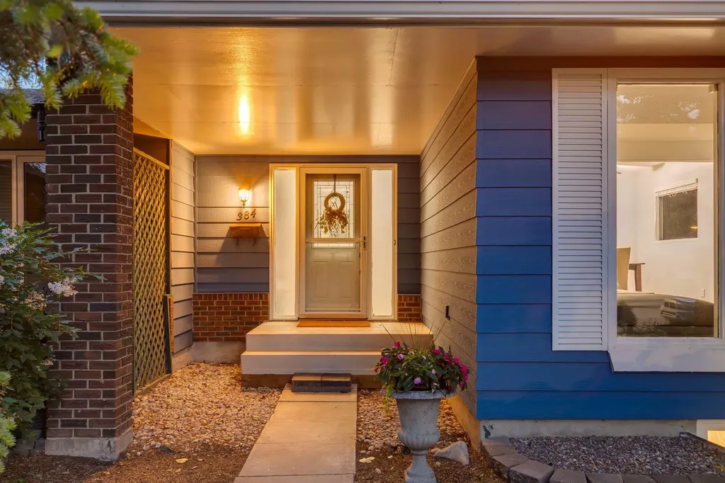 384 Midvalley Drive SE Calgary AB T2X1M7
