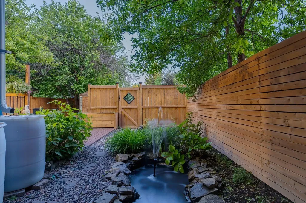 384 Midvalley Drive SE Calgary AB T2X1M7