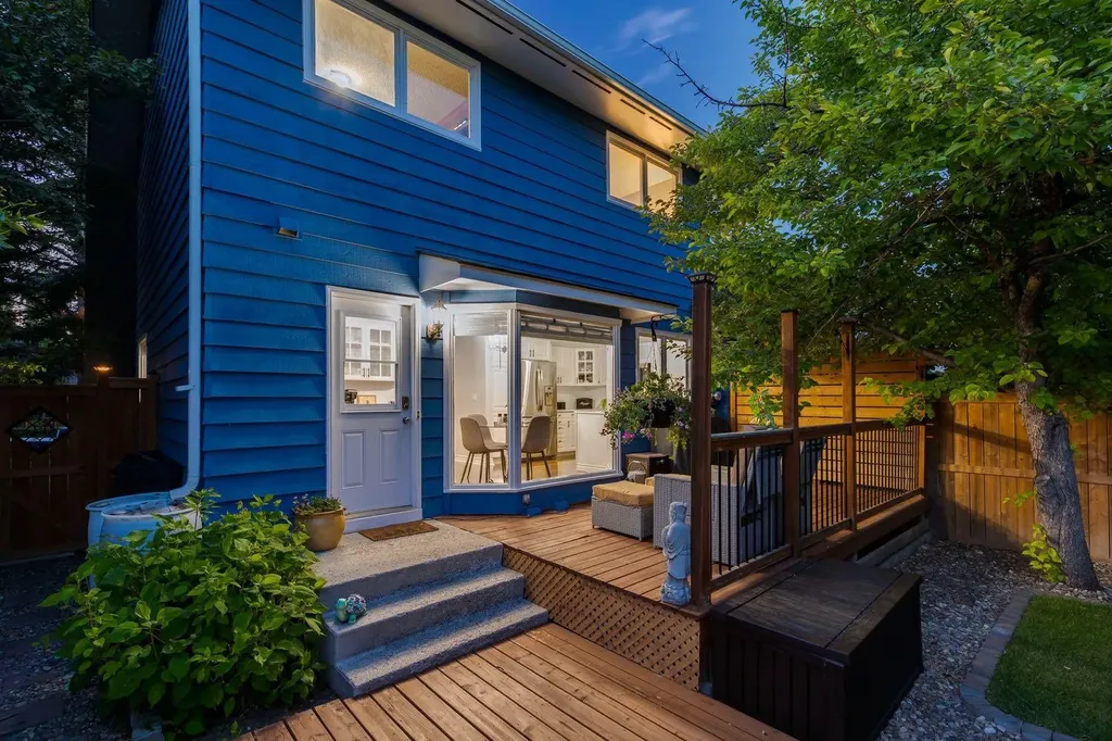 384 Midvalley Drive SE Calgary AB T2X1M7